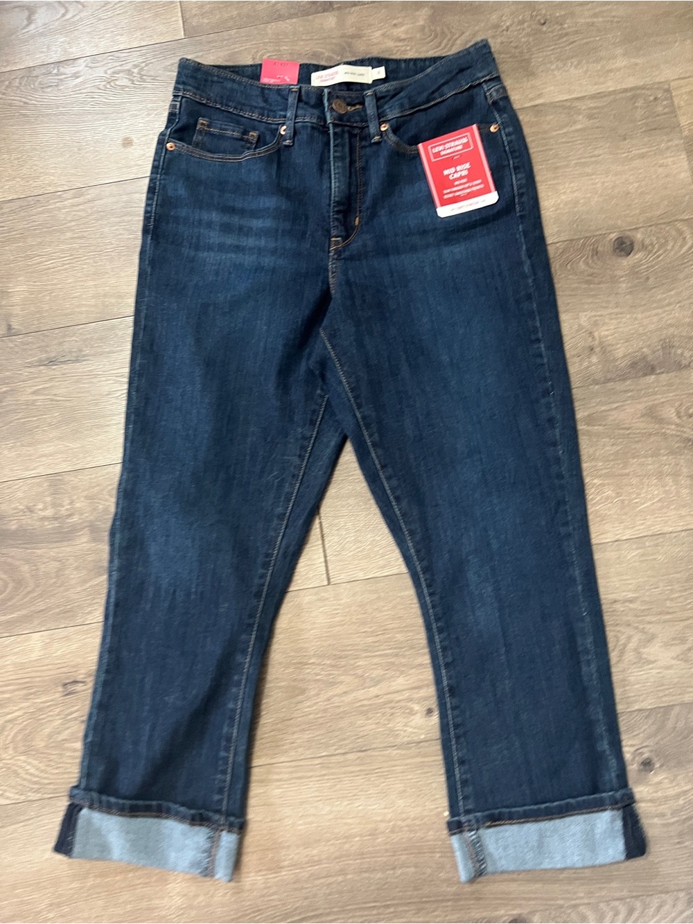 Levi Strauss Mid Rise Capri Jeans Size 4 New